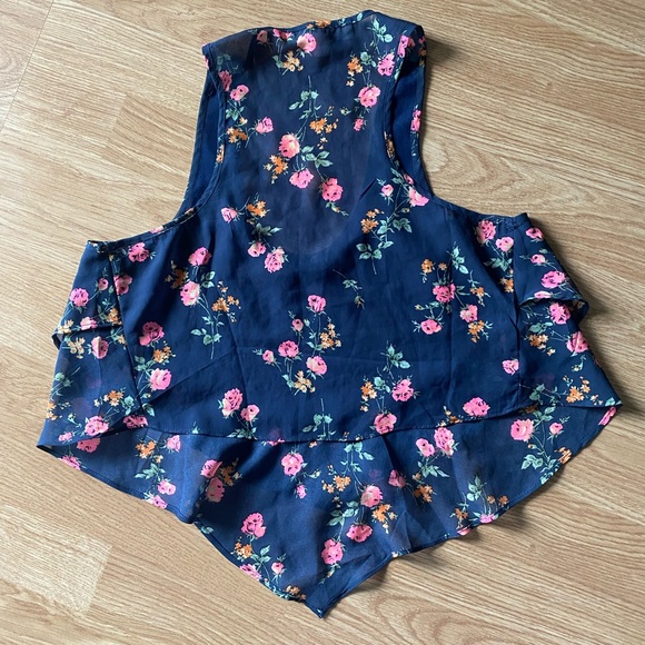 Love Tree Floral Cropped Sheer Tank Top - Picture 2 of 2